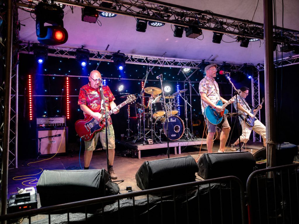 Hot Fat live at Retrodubs VW Festival in Ipswich